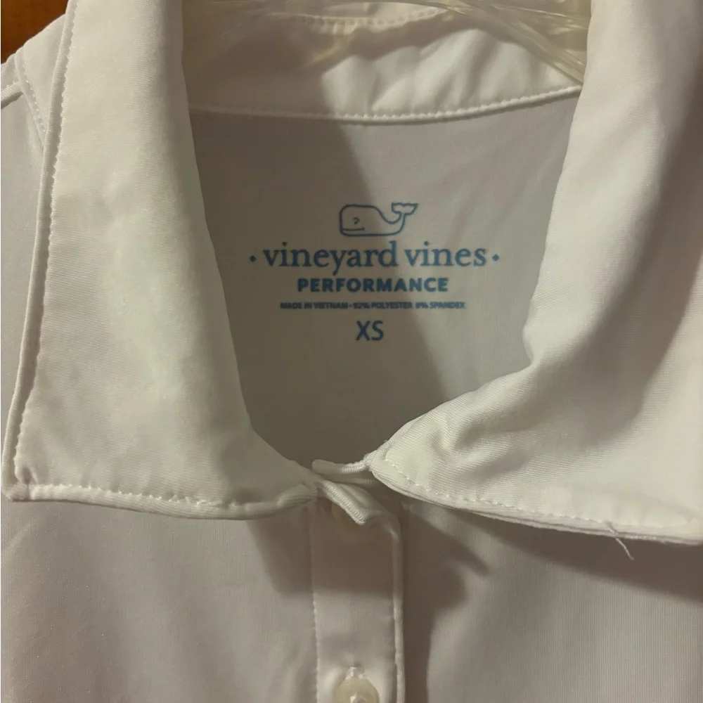 Vineyard vines golf top - Picture 2 of 2